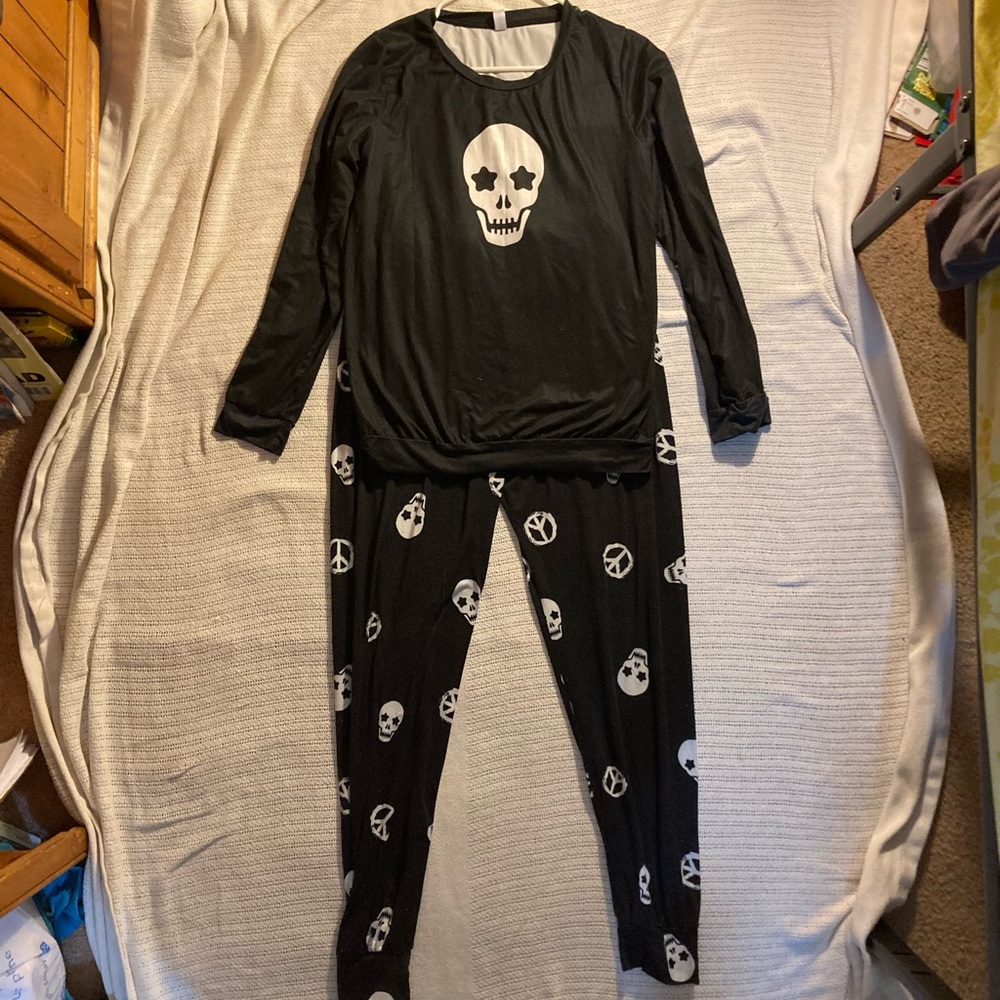 Black Long Sleeve Skull pajamas